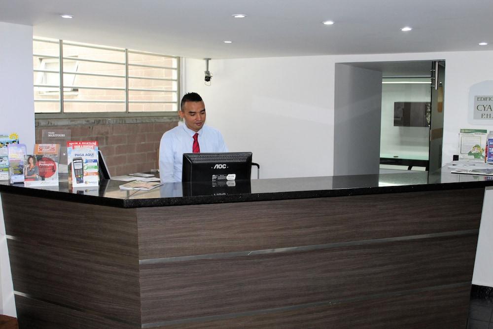 Cyan Suites Poblado By Mde Bnb Medellín Buitenkant foto
