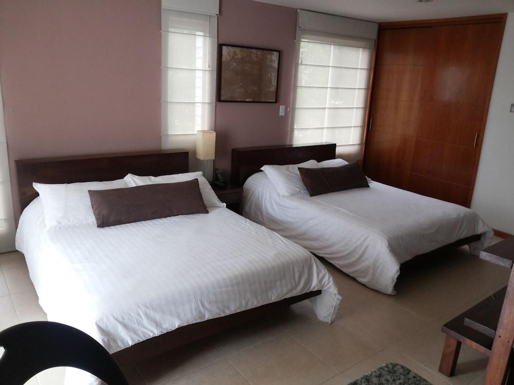 Cyan Suites Poblado By Mde Bnb Medellín Buitenkant foto