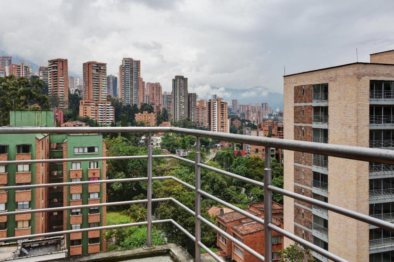 Cyan Suites Poblado By Mde Bnb Medellín Buitenkant foto