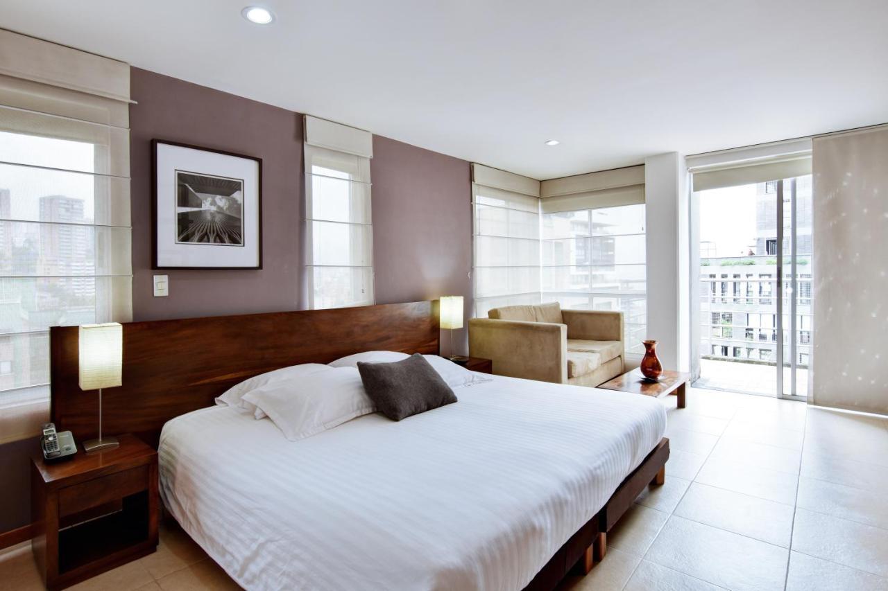 Cyan Suites Poblado By Mde Bnb Medellín Buitenkant foto
