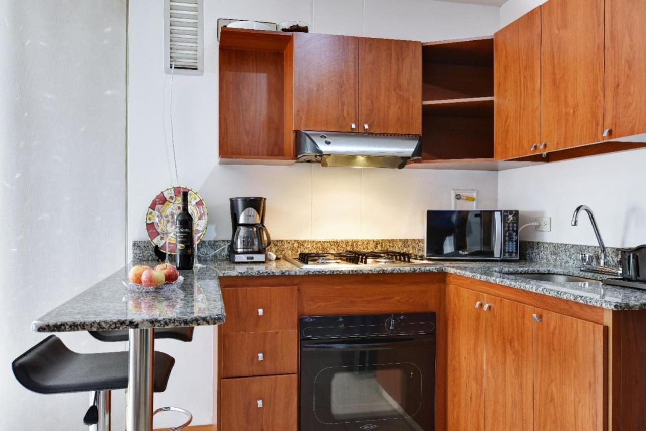 Cyan Suites Poblado By Mde Bnb Medellín Buitenkant foto