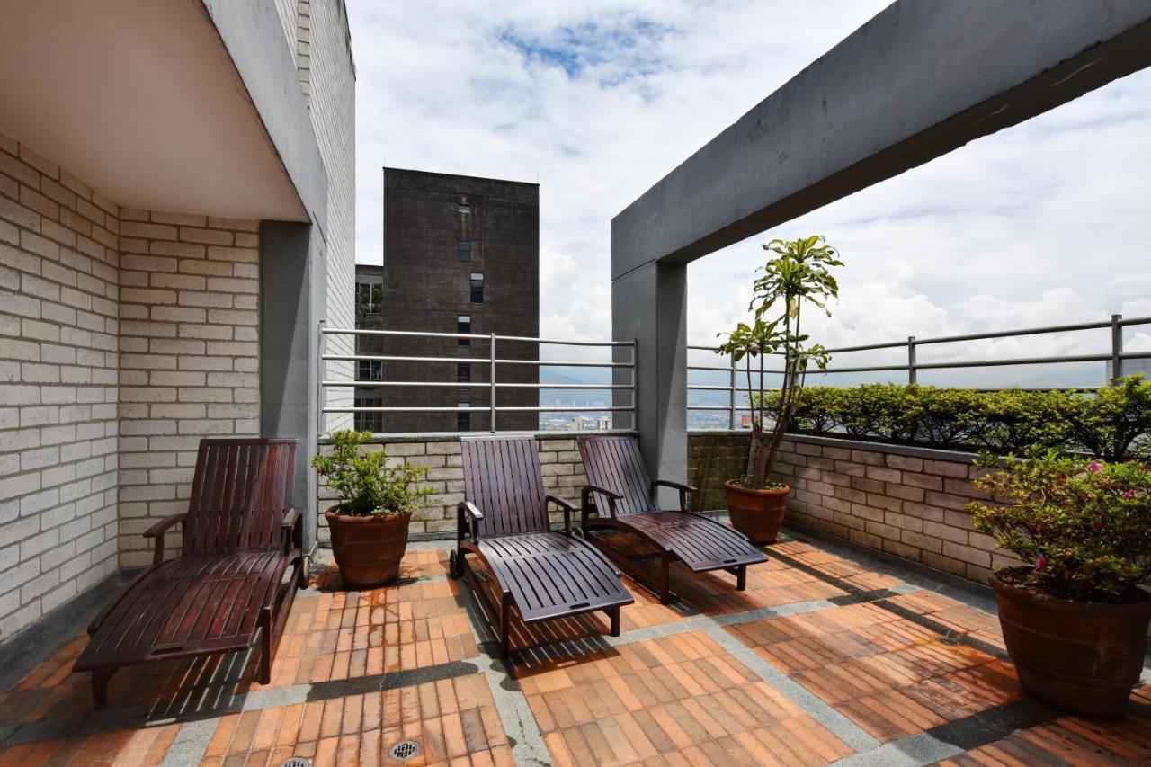 Cyan Suites Poblado By Mde Bnb Medellín Buitenkant foto