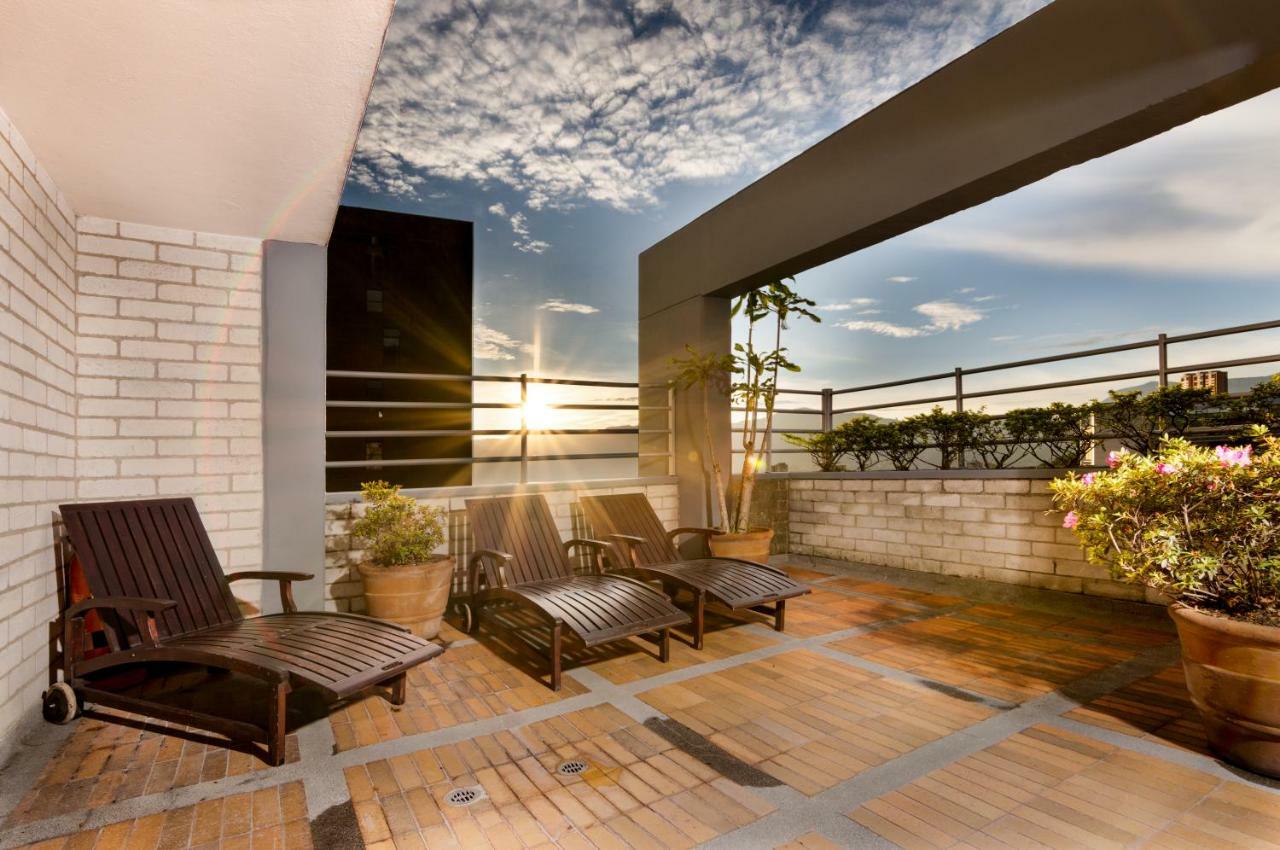 Cyan Suites Poblado By Mde Bnb Medellín Buitenkant foto