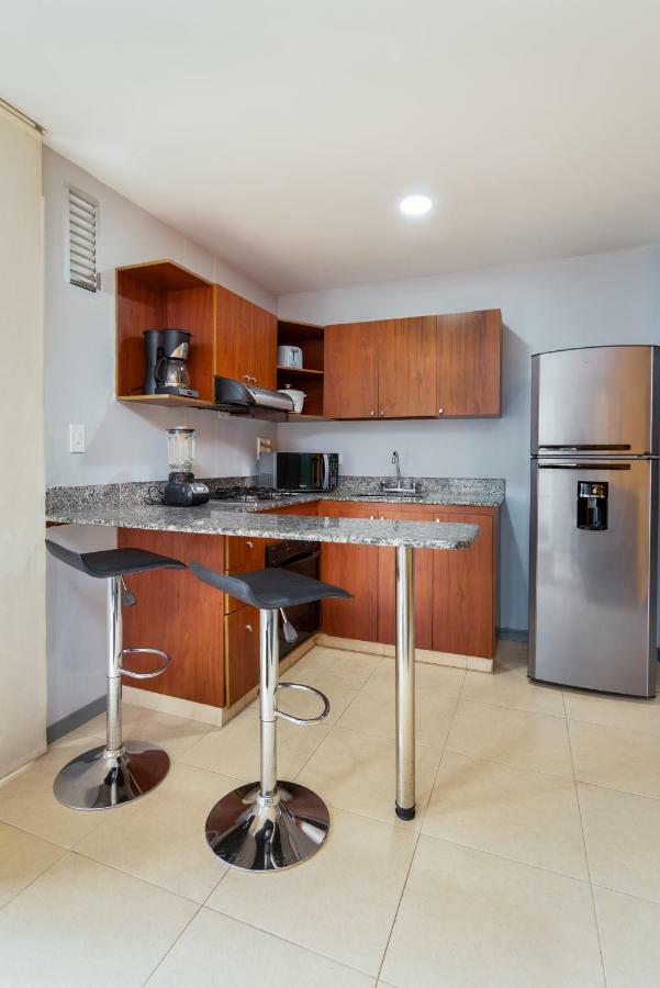 Cyan Suites Poblado By Mde Bnb Medellín Buitenkant foto