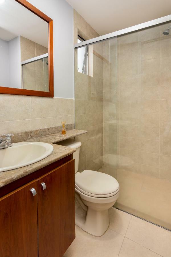 Cyan Suites Poblado By Mde Bnb Medellín Buitenkant foto