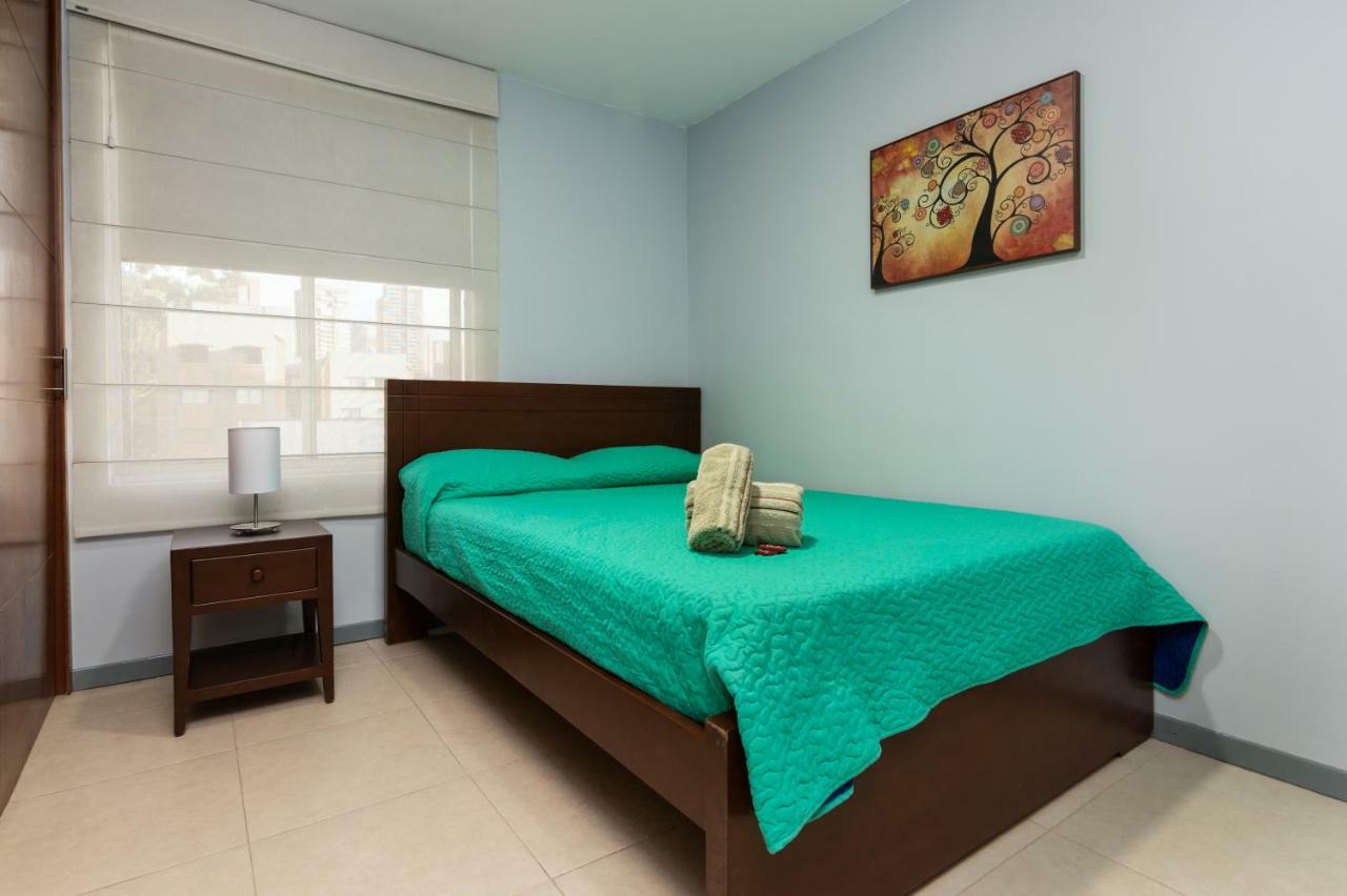 Cyan Suites Poblado By Mde Bnb Medellín Buitenkant foto