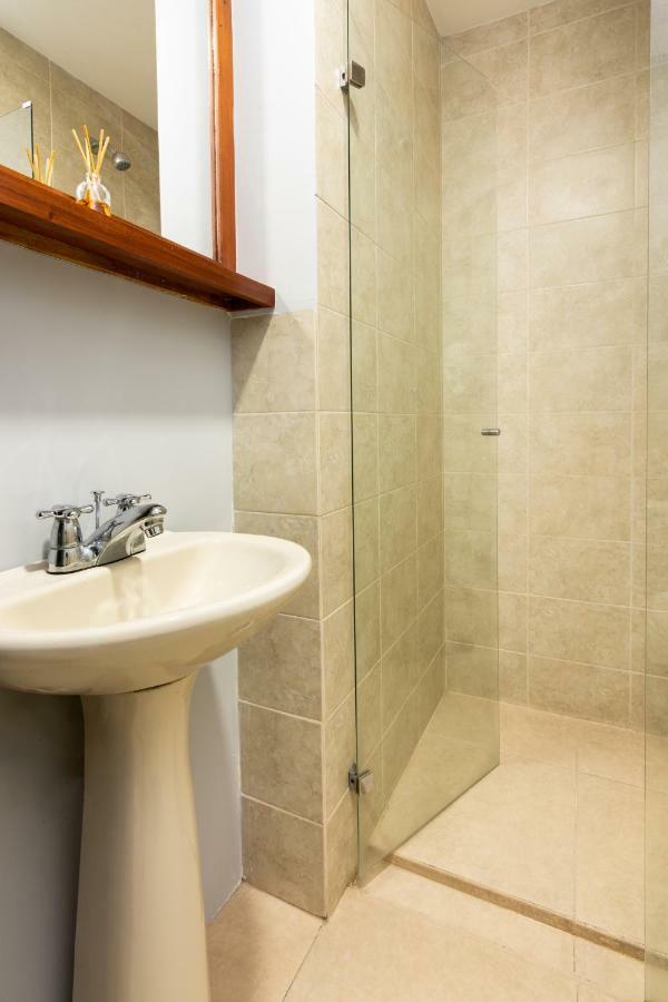 Cyan Suites Poblado By Mde Bnb Medellín Buitenkant foto