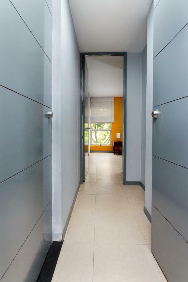 Cyan Suites Poblado By Mde Bnb Medellín Buitenkant foto