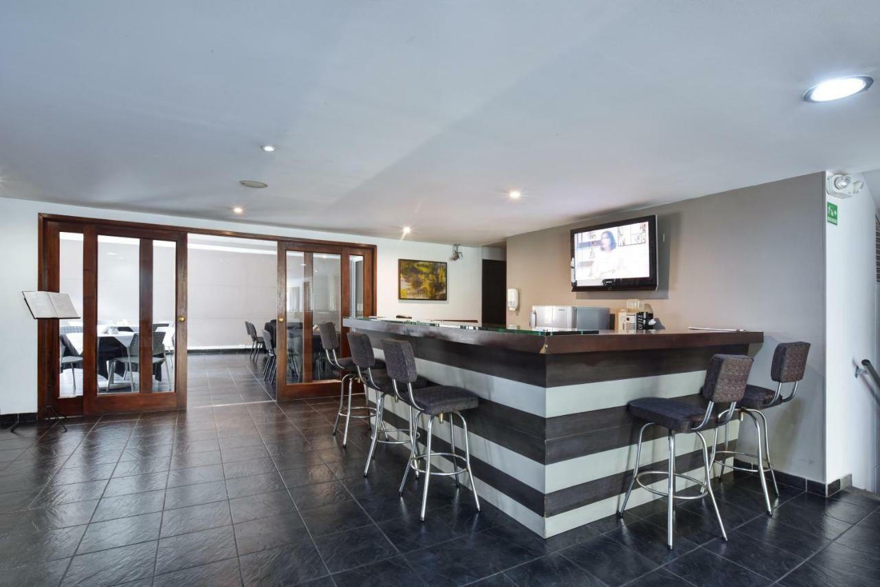 Cyan Suites Poblado By Mde Bnb Medellín Buitenkant foto